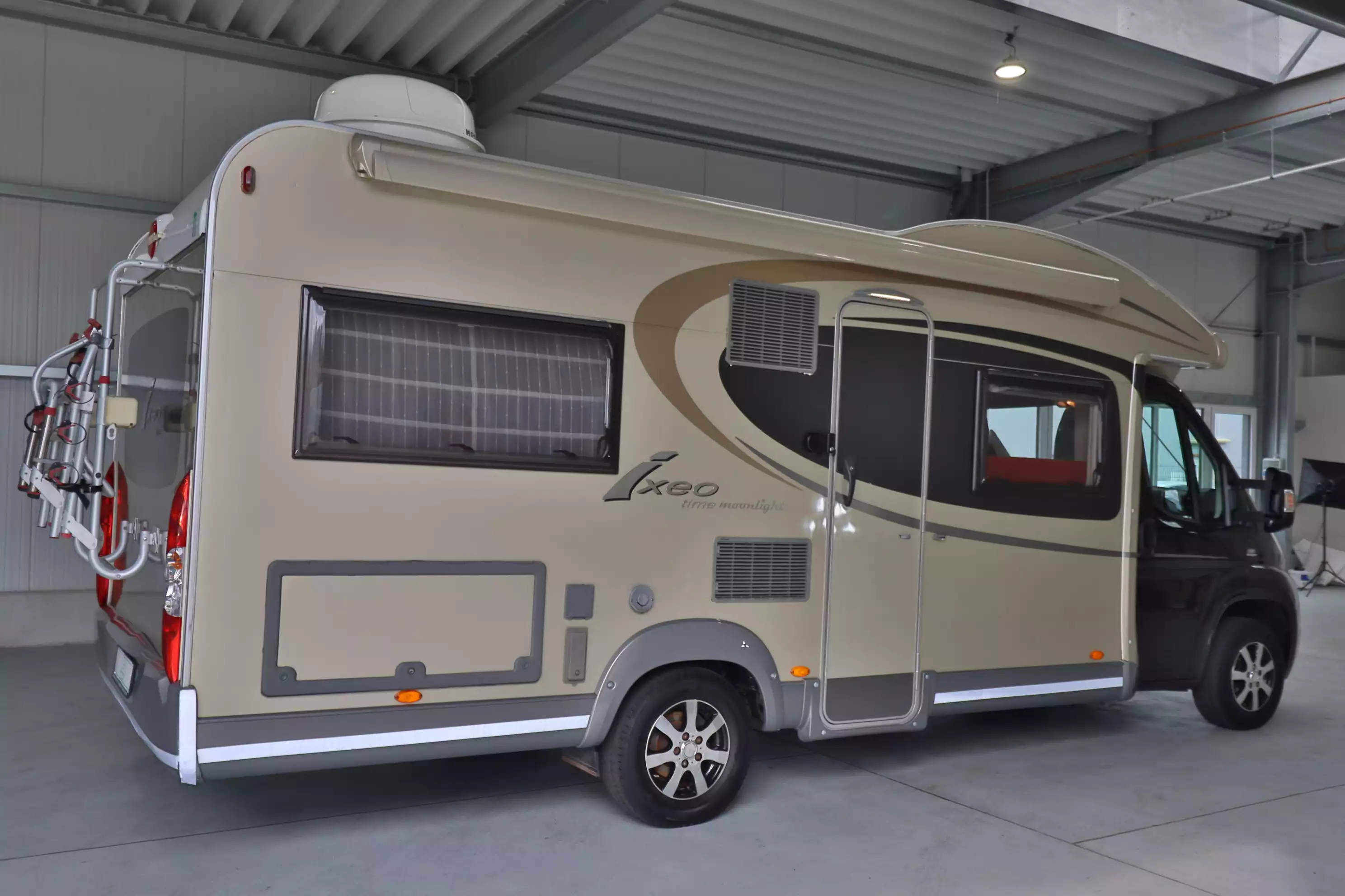 BUERSTNER Ixeo IT 695 Moonlight Edition